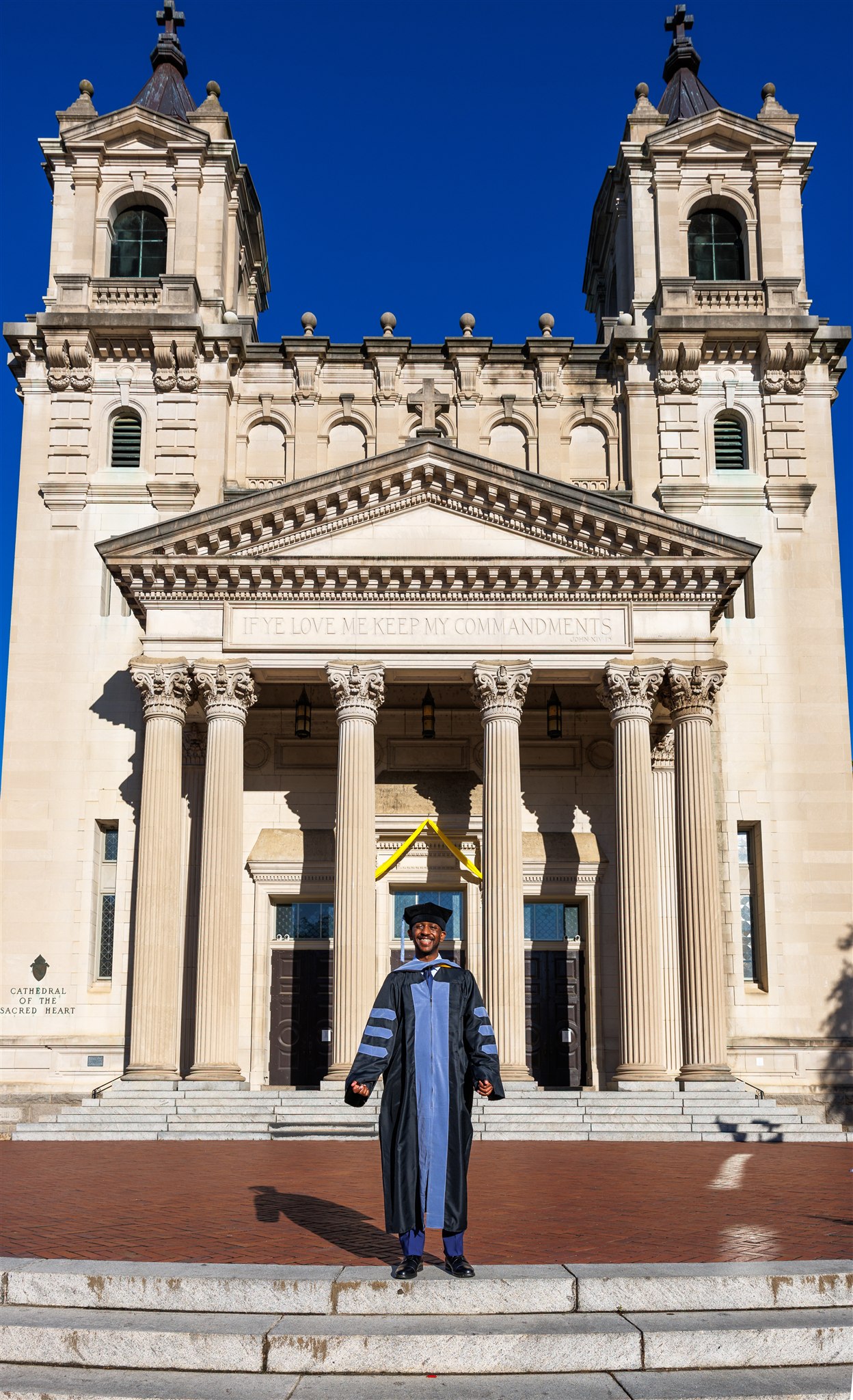 Graduation portraits by Yared Studio