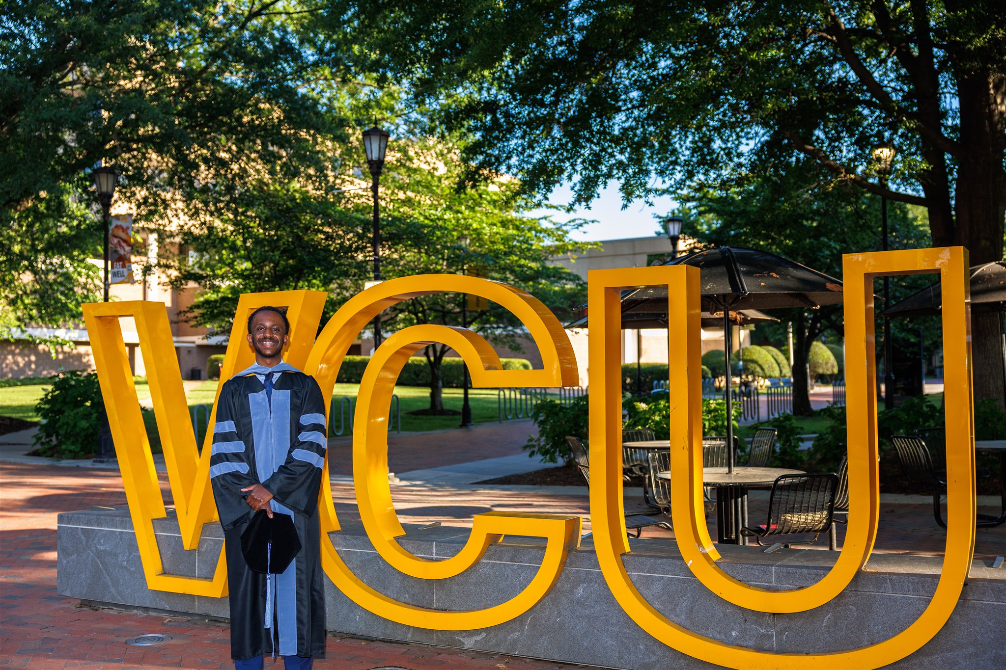 Graduation portrait photography in the DMV, image 4